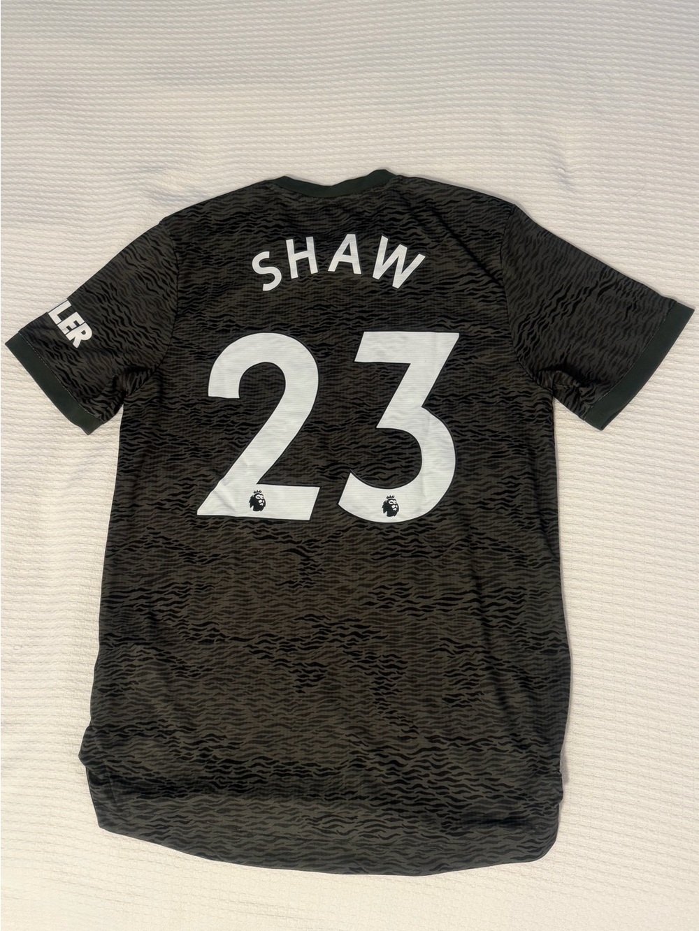 2020-21 Manchester United Luke Shaw #23 Away Shirt